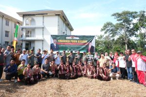 Read more about the article FUAD UIN FAS Bengkulu Garda Terdepan Ekoteologi: Penanaman Pohon Bersama Dirjen Pendis RI dari Kampus Merah Putih untuk Dunia