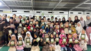 Read more about the article Kreatif dan Berdampak, Mahasiswa Manajemen Dakwah FUAD UINFAS Bengkulu Ubah Donasi Pakaian Menjadi Wakaf Al-Qur’an