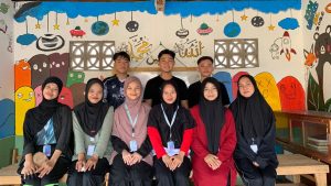 Read more about the article Mahasiswa KKN MBKM FUAD Percantik Aula TPQ Masjid Al-Muttaqin Melalui Mural Edukatif