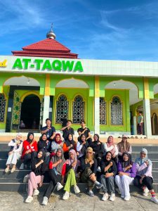 Read more about the article Mahasiswa KKN FUAD Gelar Senam Pagi Bersama Ibu-Ibu di Masjid At-Taqwa Timur Indah 5