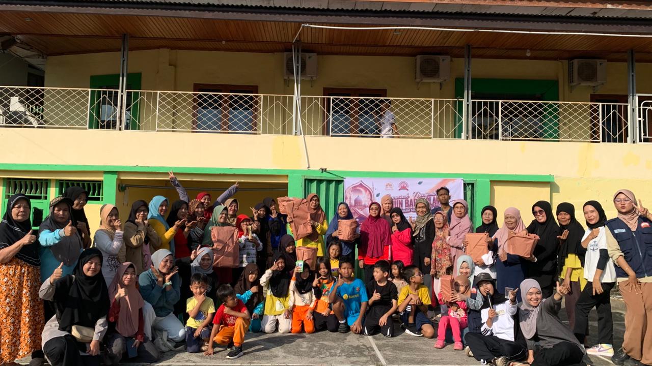 Read more about the article Senam Bersama dan Doorprize Meriahkan KKN MBKM Masjid Syuhada, Warga Antusias Pererat Kebersamaan