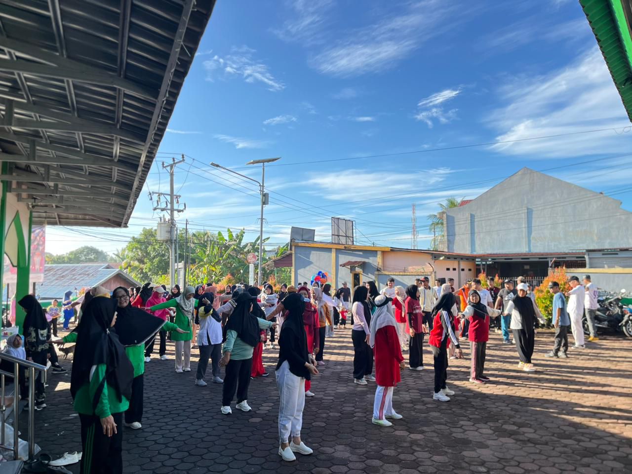 Read more about the article Mahasiswa KKN MBKM FUAD UIN Fatmawati Sukarno Bengkulu Bersama RISMA Nurul Huda Semarakkan 1 Muharram 1448 H