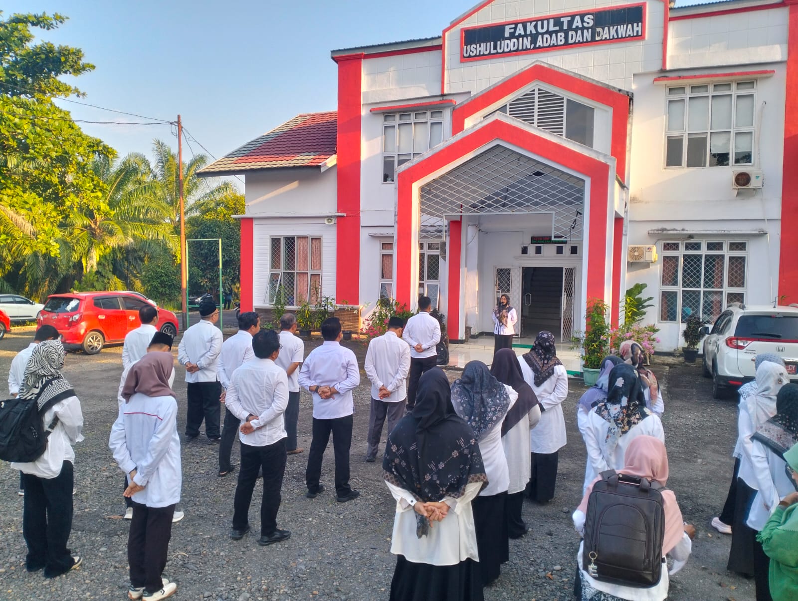 You are currently viewing Apel Pagi FUAD: Wakil Dekan I Ingatkan Dosen Segera Lengkapi SKP, BKD, dan Eviden Kinerja