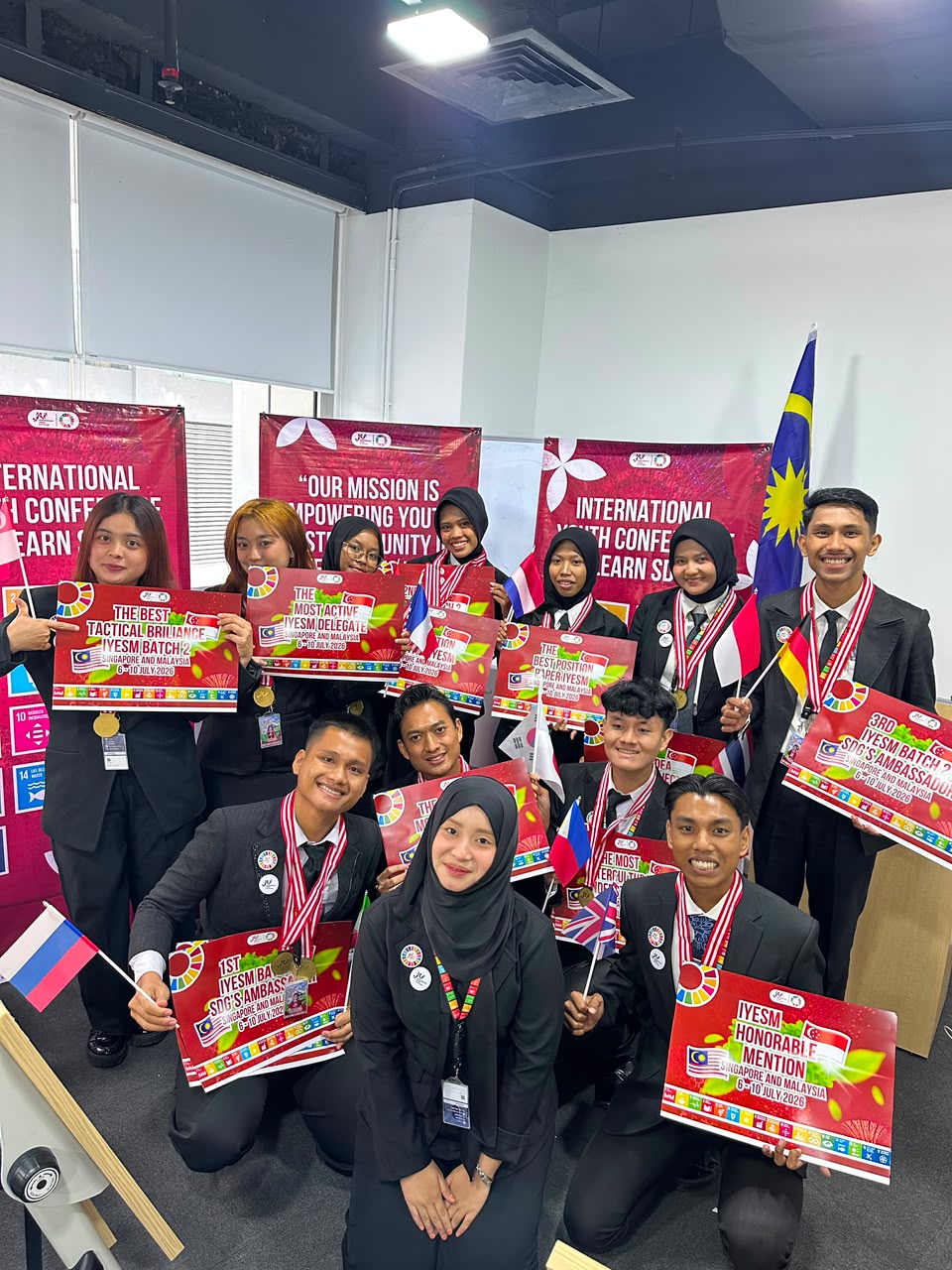 Read more about the article Mahasiswa FUAD UIN Fatmawati Sukarno Bengkulu Raih Dua Prestasi Internasional pada Ajang IYESM 2026
