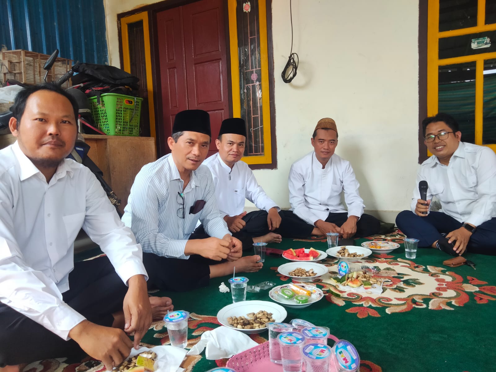 You are currently viewing Dosen dan Tendik FUAD Laksanakan Takziah sebagai Wujud Kepedulian dan Solidaritas