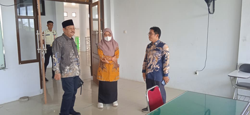 Read more about the article Rektor UIN Fatmawati Sukarno Bengkulu Tinjau Fasilitas Perkuliahan Kelas Besar di FUAD