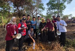Read more about the article Semarak PBAK 2026, Pimpinan FUAD dan BPOM Bengkulu Tanam Pohon di Lingkungan Kampus
