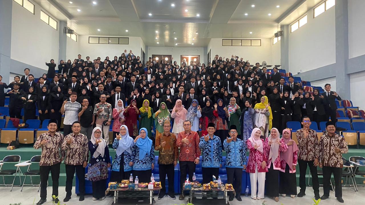 Read more about the article 165 Peserta Ikuti Yudisium FUAD UIN Fatmawati Sukarno Bengkulu, Dekan Tekankan Integritas dan Bakti kepada Orang Tua